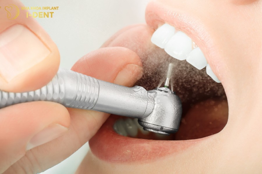 Hinh-anh-bac-si-dieu-tri-cho-benh-nhan