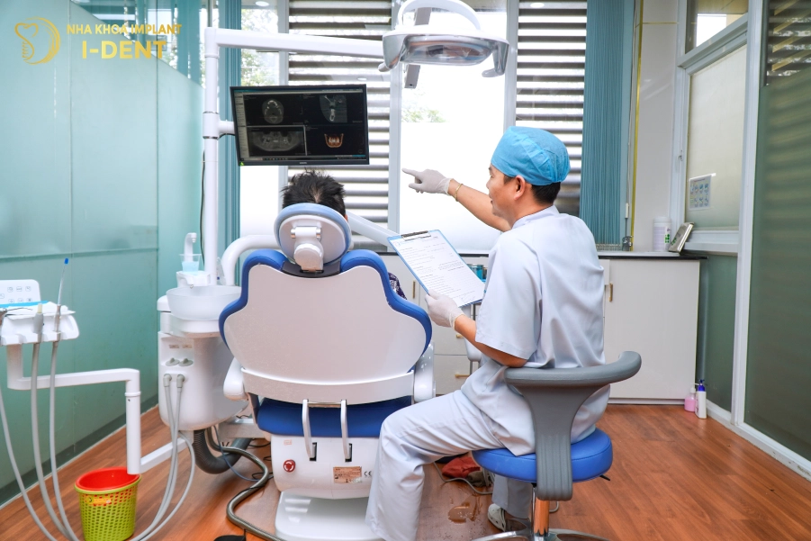 Thăm khám tổng quát trước khi niềng