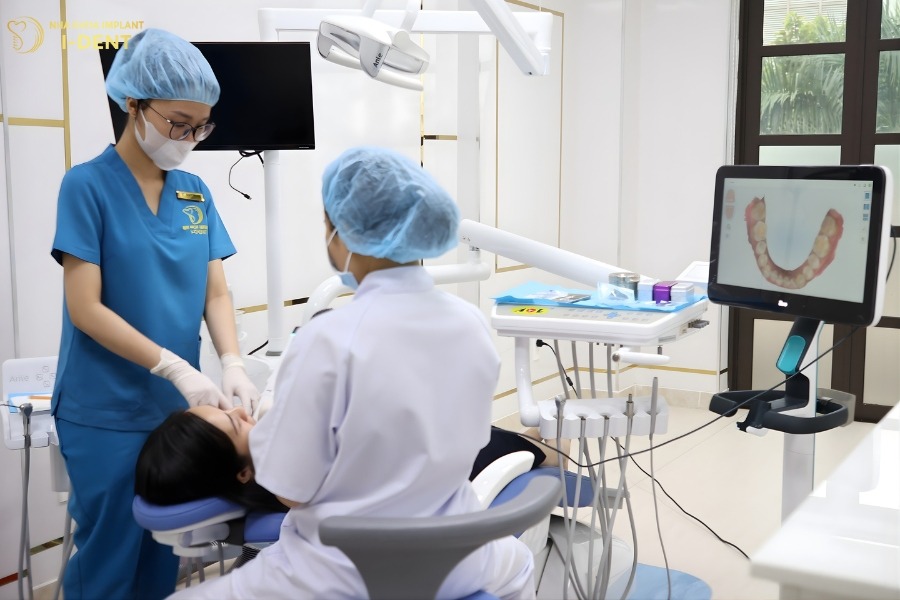 giá niềng răng mắc cài mặt trong