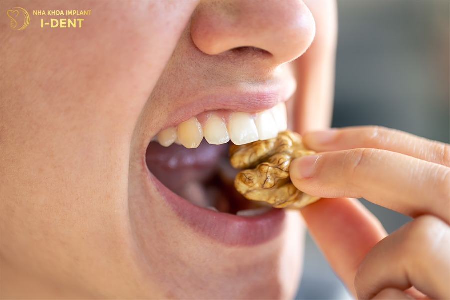 Mất răng gây khó khăn trong việc ăn uống
