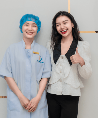 bac-si-My-chup-hinh-ccung-benh-nha-2