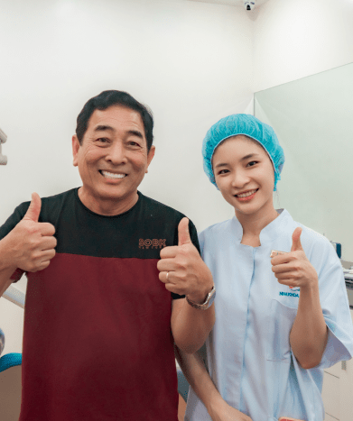 bac-si-My-chup-hinh-ccung-benh-nha-3