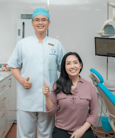 bac-si-Phong-chup-hinh-cung-benh-nhan-1