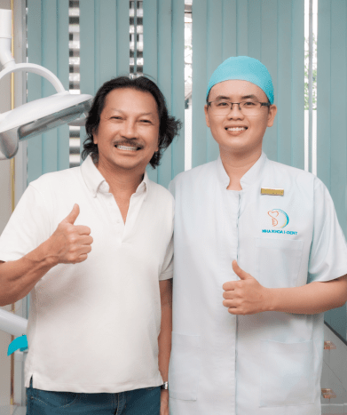 bac-si-Phong-chup-hinh-cung-benh-nhan-2