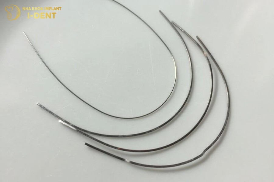 Dây cung vuông niềng răng..