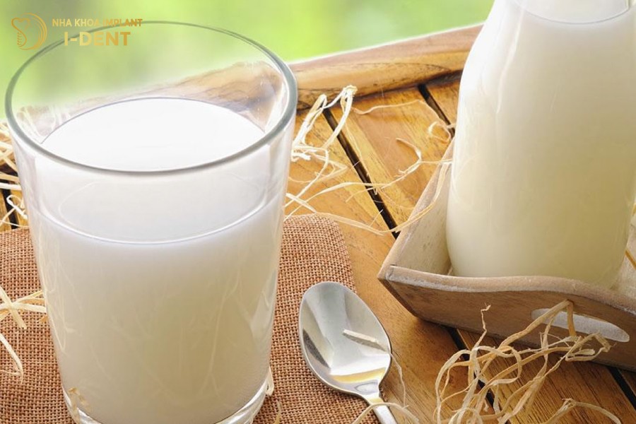 Sua-tuoi-bo-sung-nhieu-canxi-giup-rang-chac-khoe