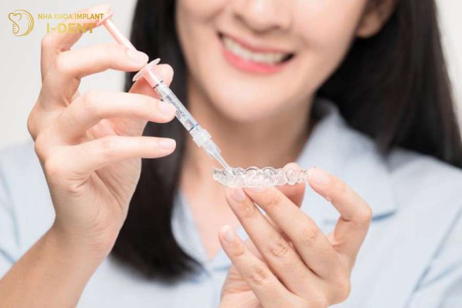 Tay-trang-rang-tai-nha-voi-khuon-rang