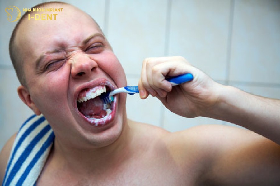 Danh-rang-qua-manh-tay-de-gay-ton-thuong-nuou