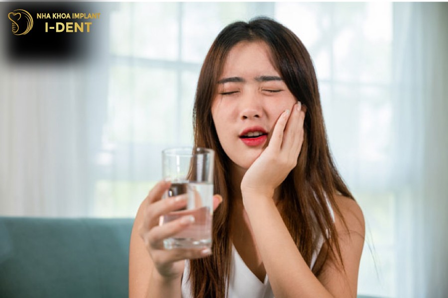 Moc-rang-khon-gay-ra-nhung-con-dau-nhuc-vo-cung-kho-chiu