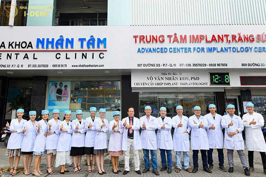 làm răng sứ uy tín