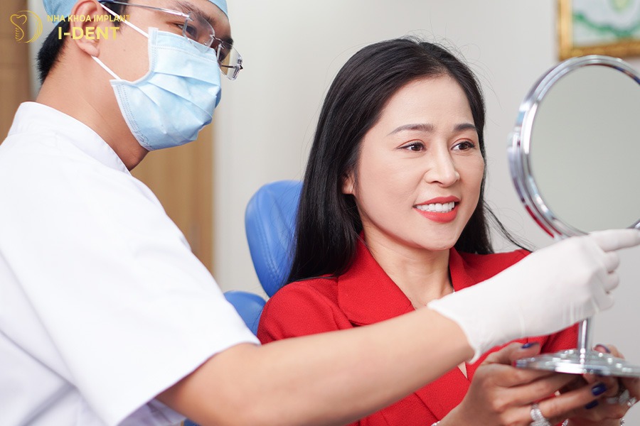 răng sứ có bị ố vàng không