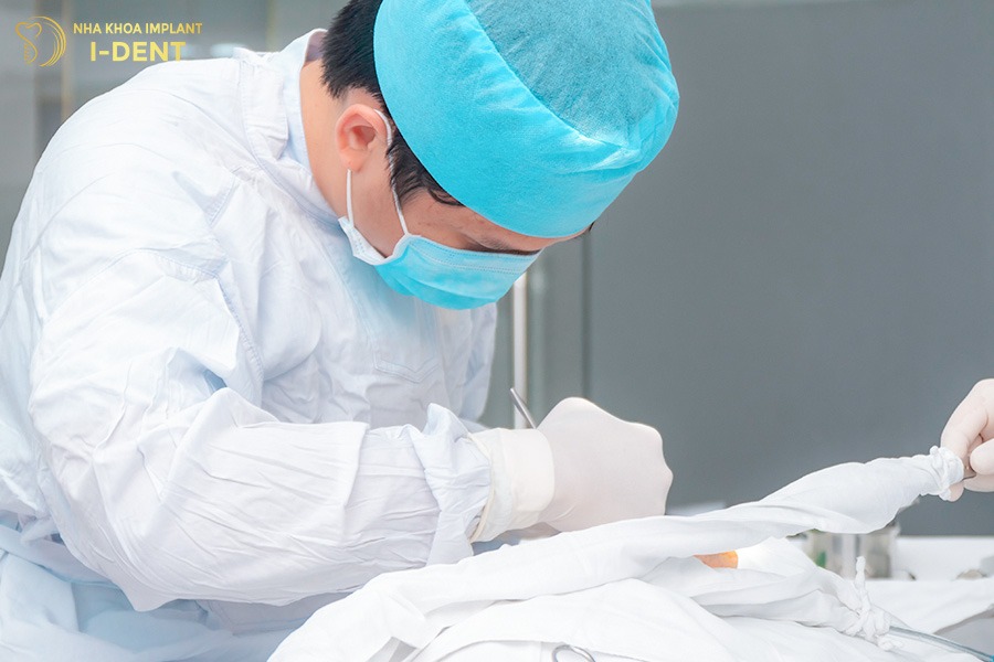 nhổ răng số 4 để niềng răng có đau không