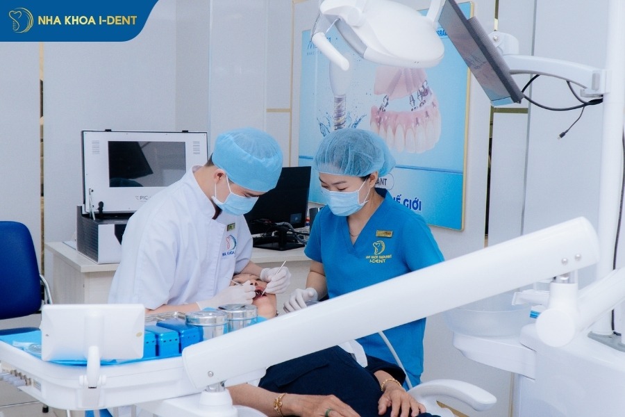 tai-kham-kiem-tra-tru-implant