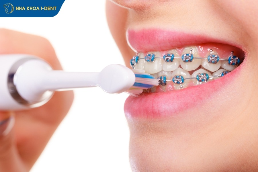 tác hại của niềng răng khi về già