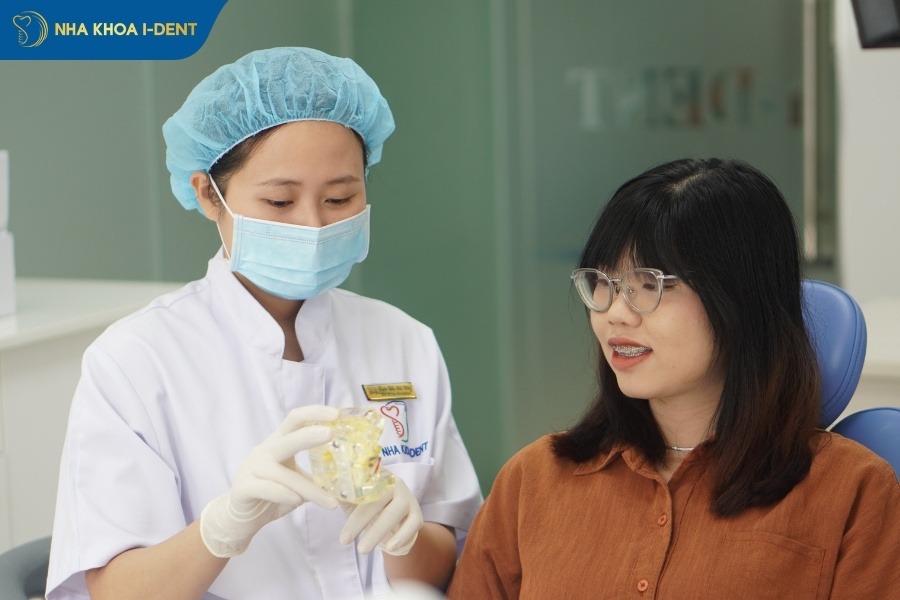 kinh nghiệm niềng răng mặt trong