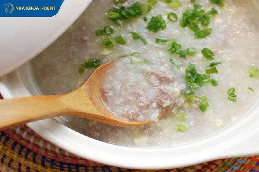 lỗ hổng sau khi nhổ răng khôn