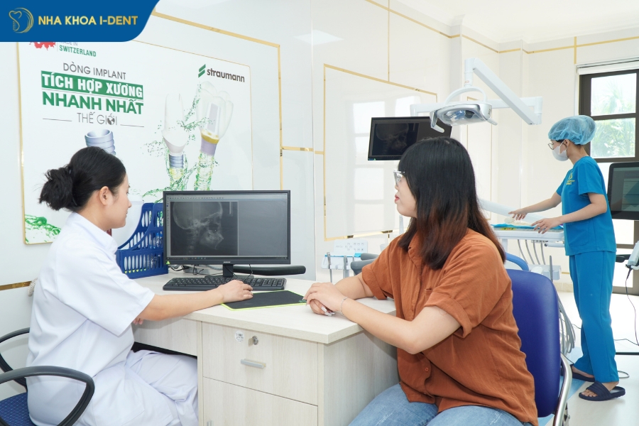 lỗ sau khi nhổ răng khôn