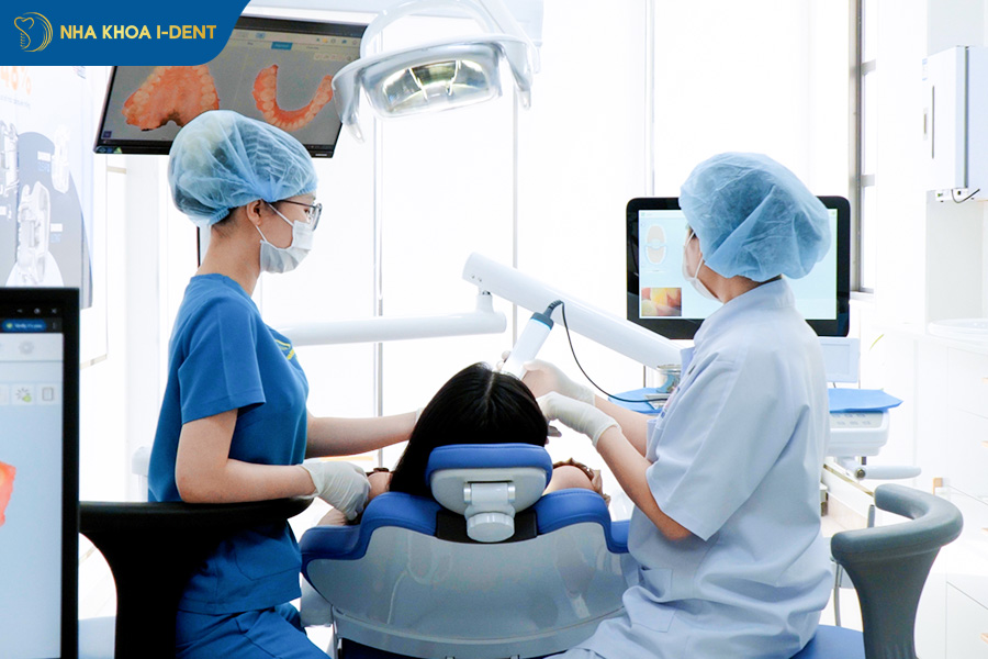 tháo niềng răng đeo hàm duy trì bao lâu