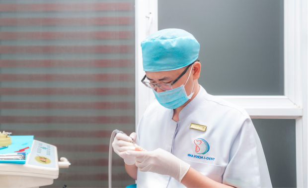 Dr. Dang Duy Thai Always Conducts A Comprehensive Oral Examination.