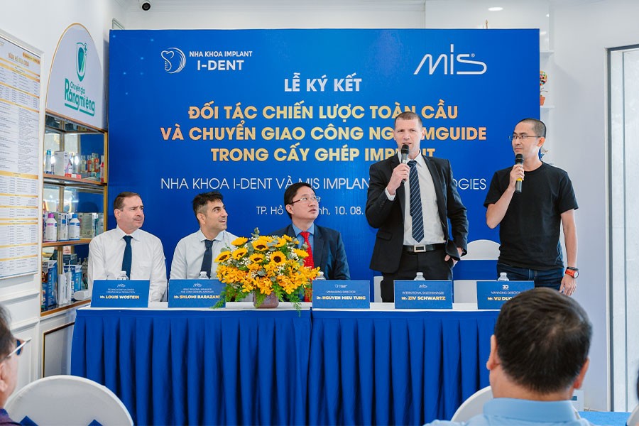 Mr.Ziv-Schwartz-chia-sẻ-cảm-nghĩ