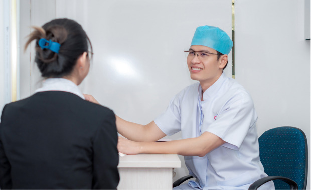 Dr. Nguyen Hoang Xuyen Always Conducts A Comprehensive Oral Examination.