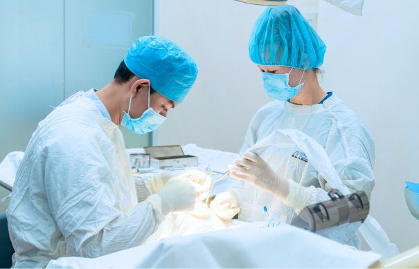 Dr. Mai Hong Thai Is Deeply Dedicated To Every Treatment.