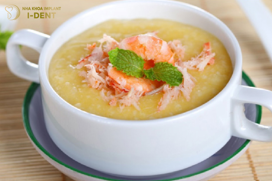 Sau khi nhổ răng nên lựa chọn những thức ăn mềm, loãng, dễ nuốt.