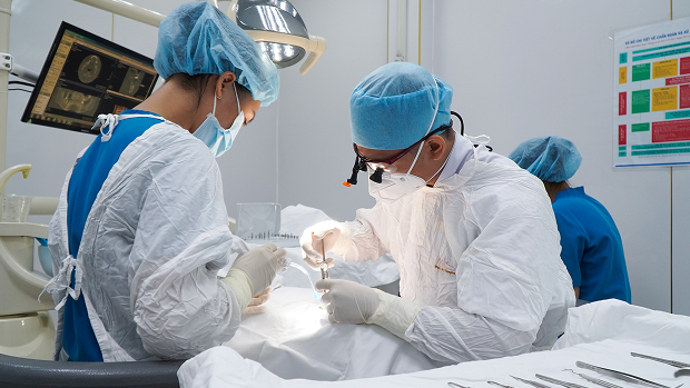 Dr. Nguyen Quang Linh Is Dedicated To Every Treatment.