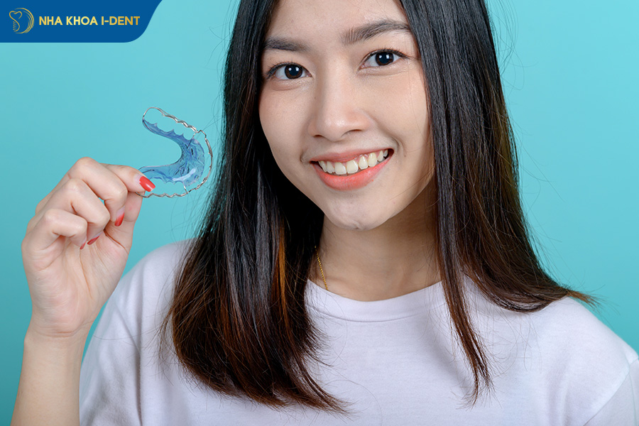 không đeo hàm duy trì sau niềng