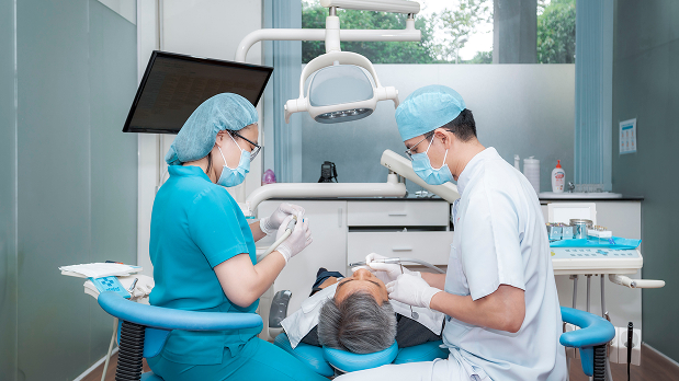 Dr. Nguyen Hoang Xuyen Is Dedicated To Every Treatment.