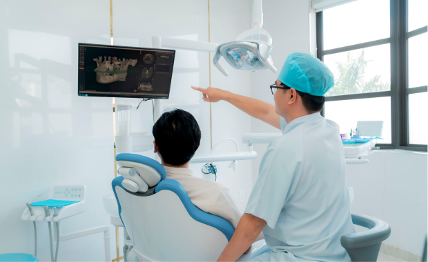 Dr. Nguyen Vu Khanh Always Conducts A Thorough Examination Of The Overall Oral Condition