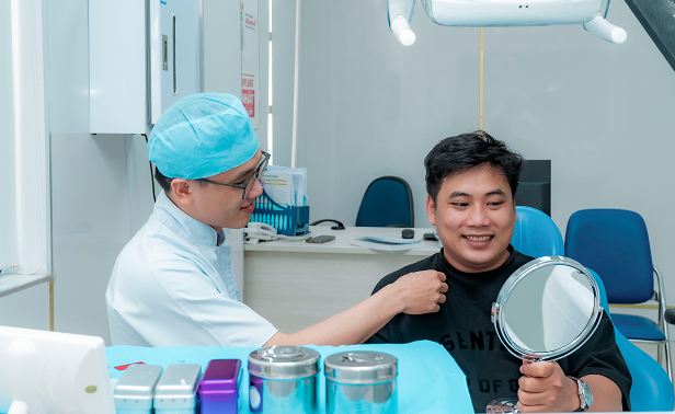Dr. Nguyen Thanh Luan Is Deeply Dedicated To Every Treatment.