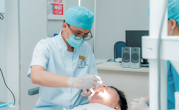 Dr. Nguyen Thanh Luan Always Performs A Comprehensive Oral Examination To Assess The Patient’s Overall Dental Condition.