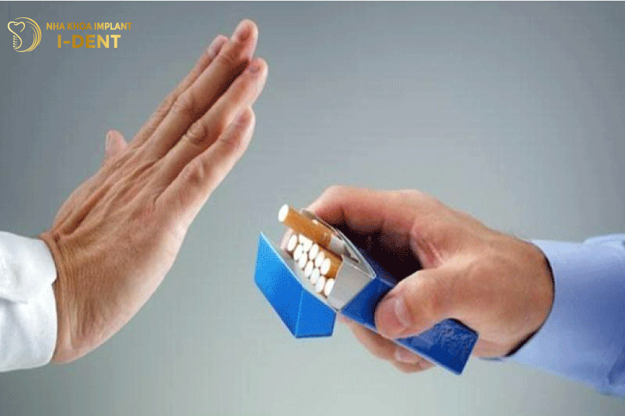 Tuyệt đối không hút thuốc sau khi cắm trụ Implant