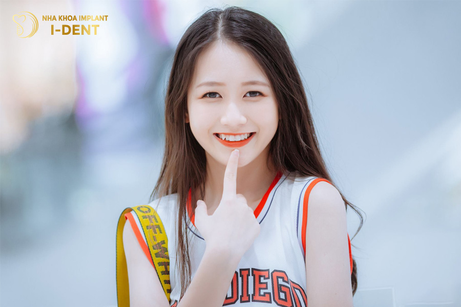 Người có răng khểnh trở thành điểm nhấn duyên dáng cho nụ cười