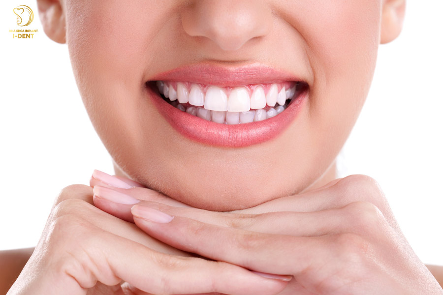 có nên bọc răng sứ hay không